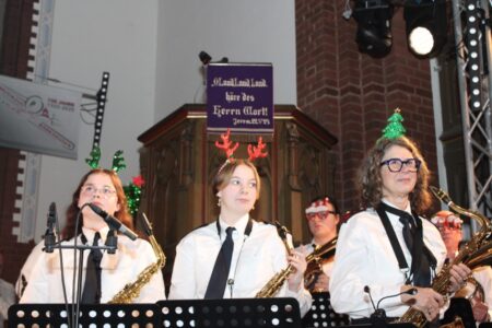 about minden jubilajubilaeumsveranstaltung 100 jahre musikzug der freiwilligen feuerwehr porta westfalica barkhausen das weihnachtskonzert 07.12.2025 07 12 2025 030 about minden jubilajubilaeumsveranstaltung 100 jahre musikzug der freiwilligen feuerwehr porta westfalica barkhausen das weihnachtskonzert 07.12.2025 07 12 2025 030
