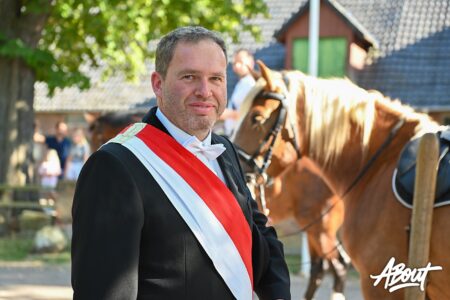 © Susanne Kußmann hufbeschlag eroeffnet das kranzreiten in hahlen 42